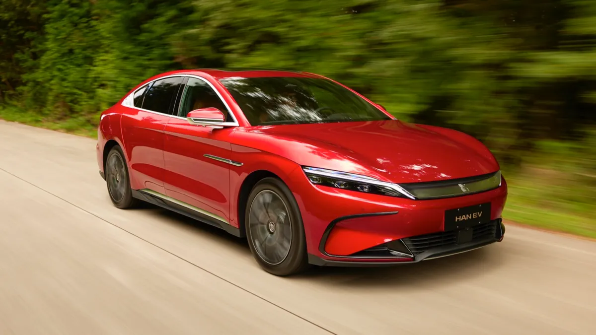 BYD BYD HAN — photo 1