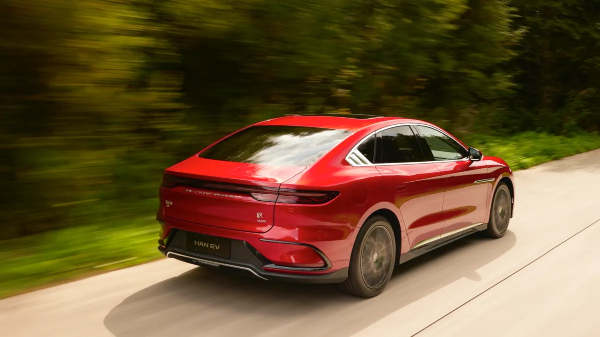 BYD BYD HAN — photo 2