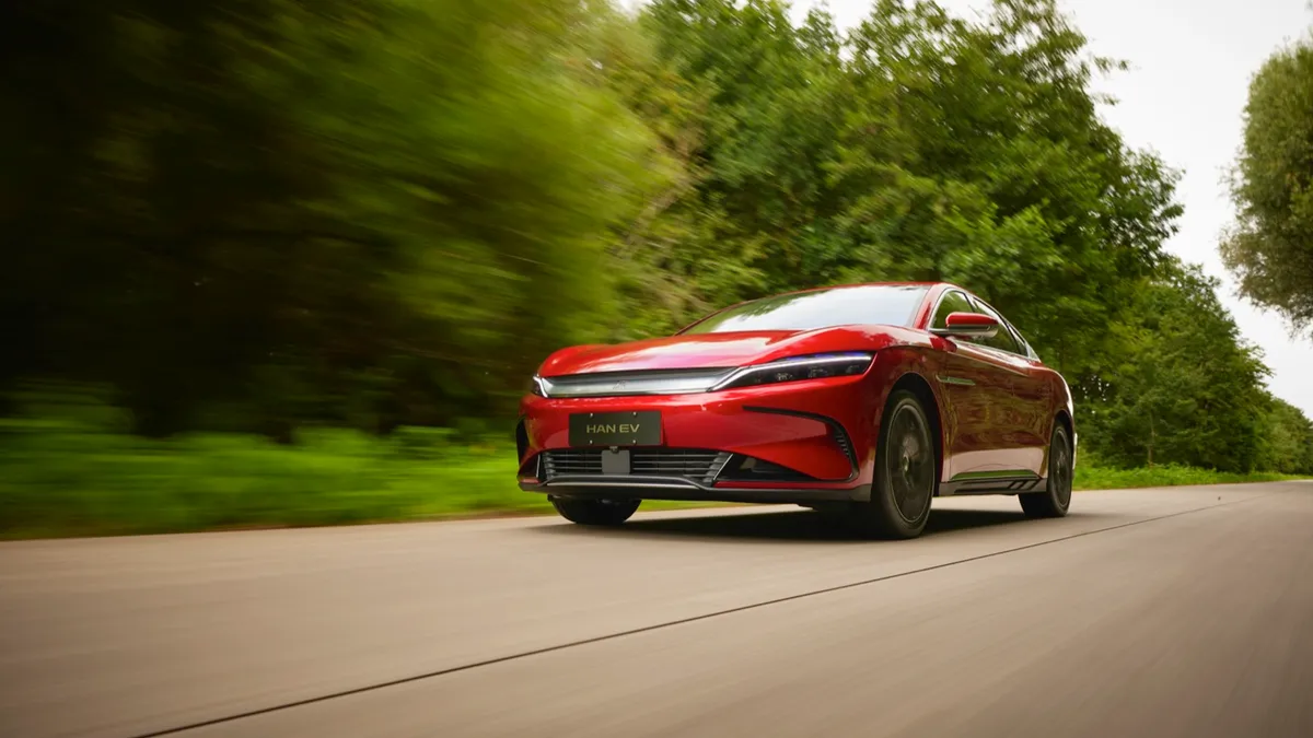 BYD BYD HAN — photo 4