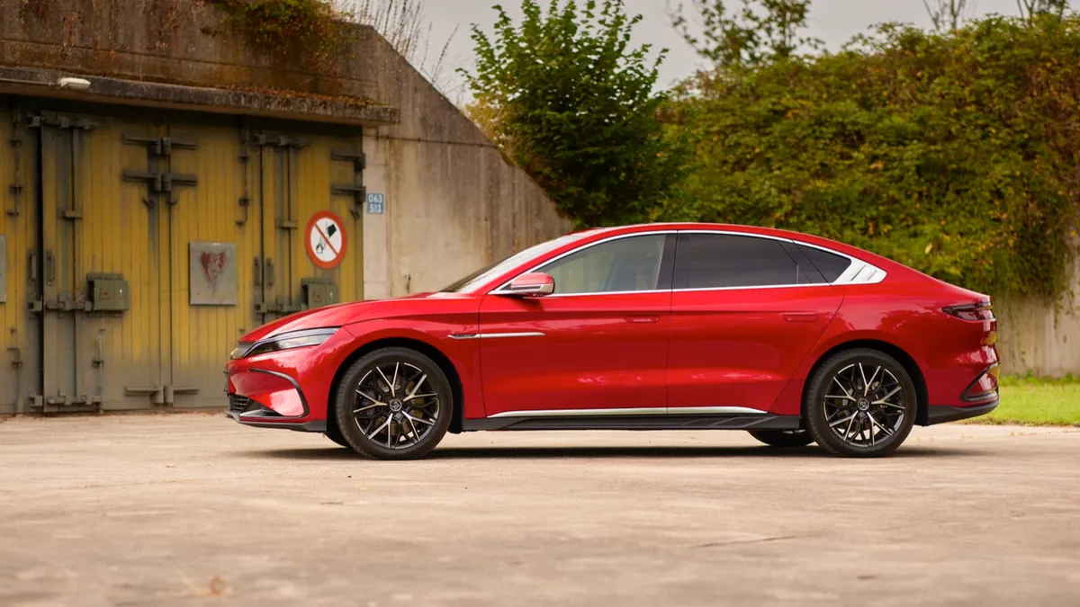 BYD BYD HAN — photo 7