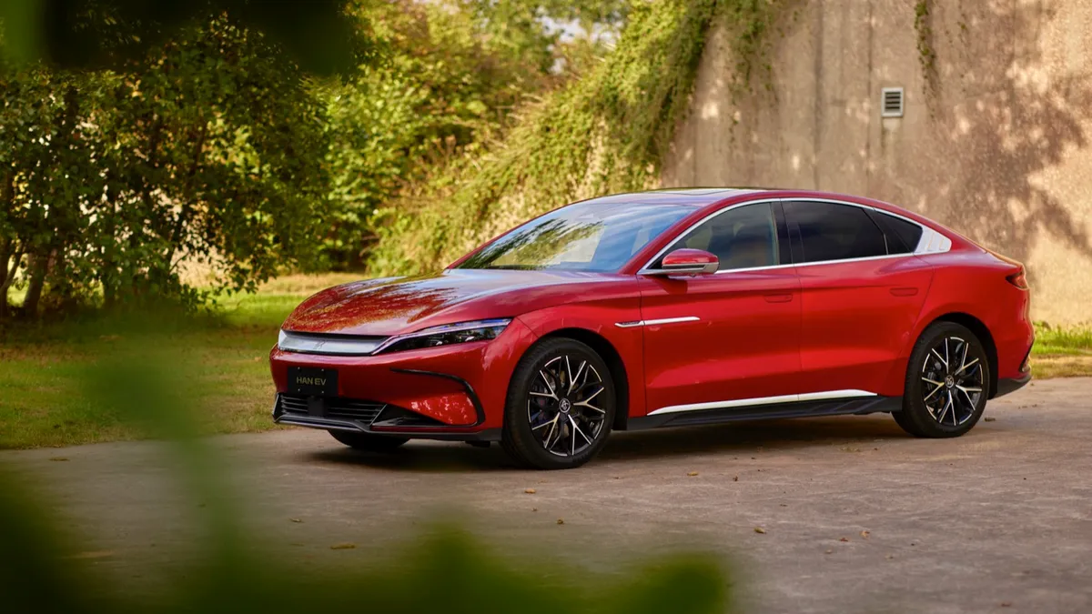 BYD BYD HAN — photo 10