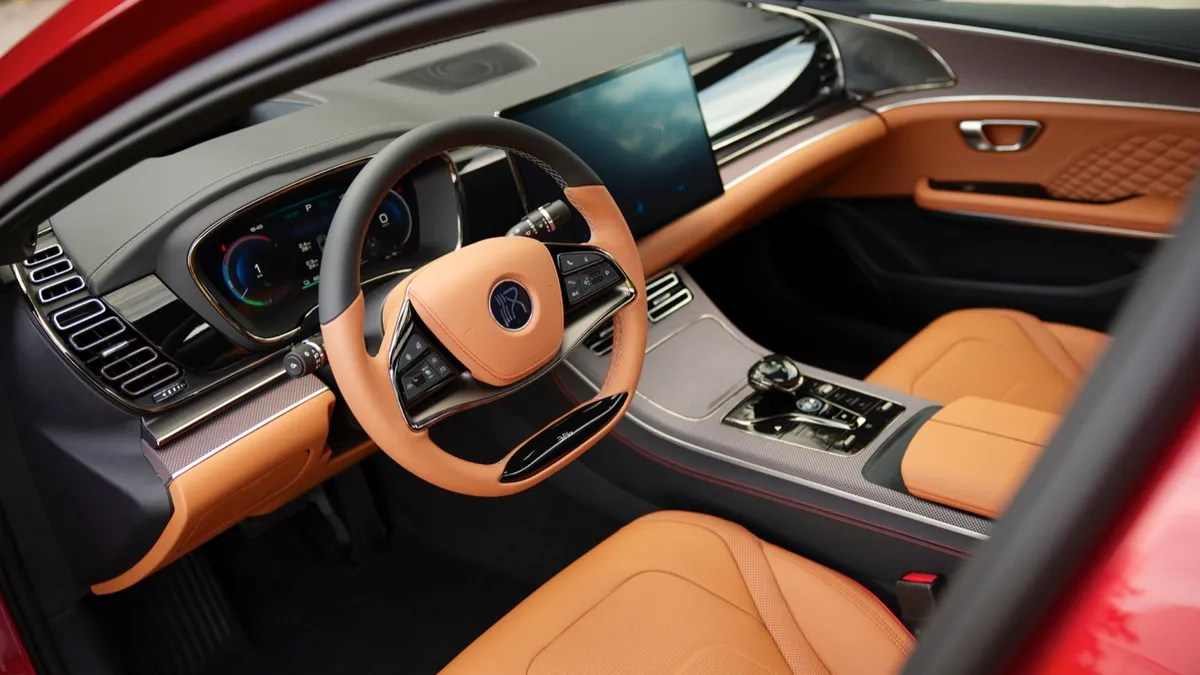 BYD BYD HAN — photo 16