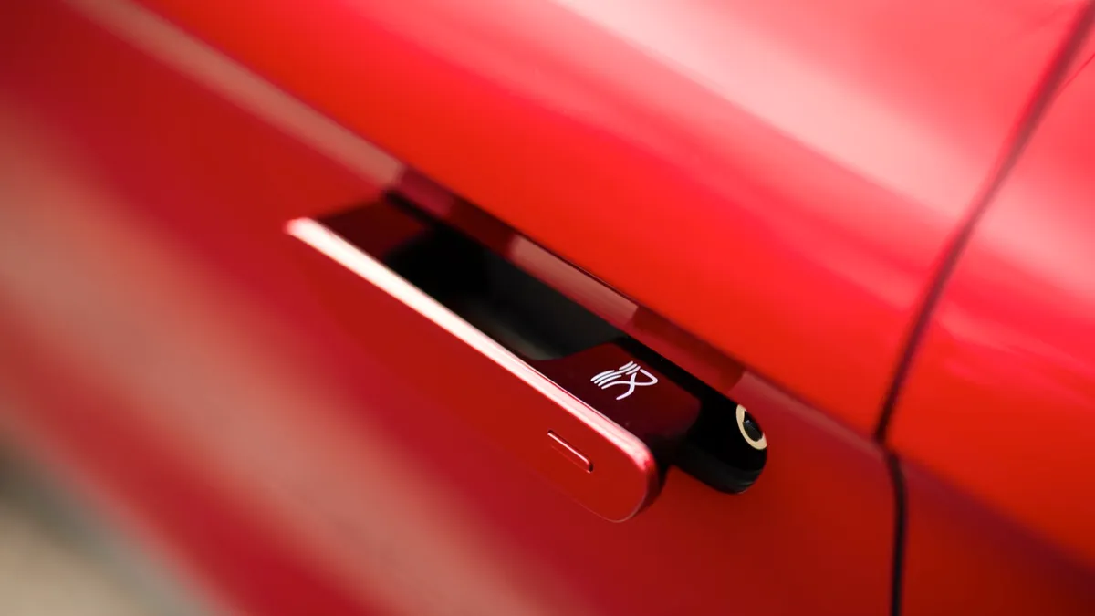 BYD BYD HAN — photo 25