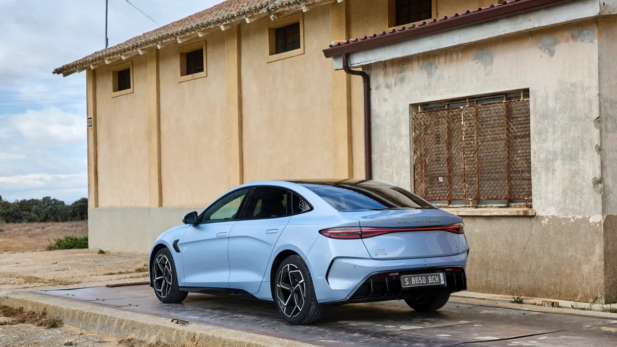 BYD BYD SEAL 61.4 kWh RWD Comfort — photo 7