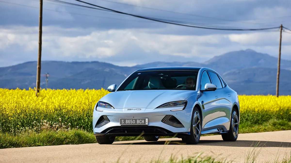 BYD BYD SEAL 61.4 kWh RWD Comfort — photo 17