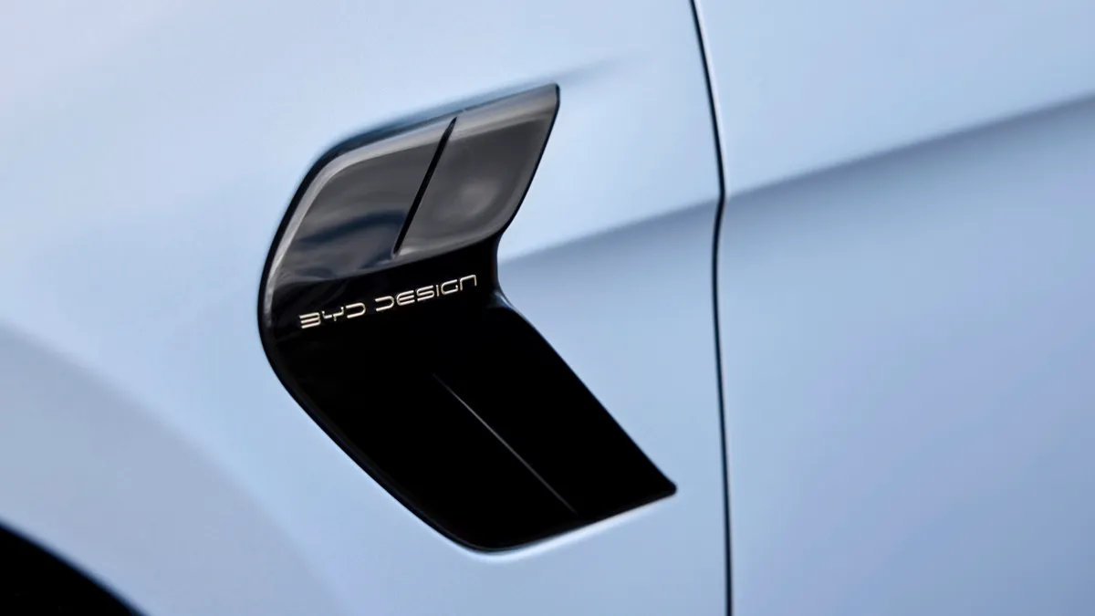 BYD BYD SEAL 61.4 kWh RWD Comfort — photo 27