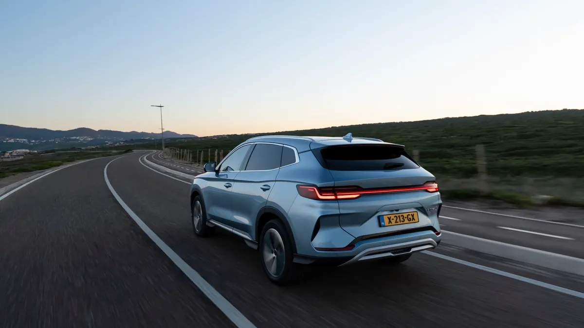 BYD BYD SEAL U 71.8 kWh Comfort — photo 2