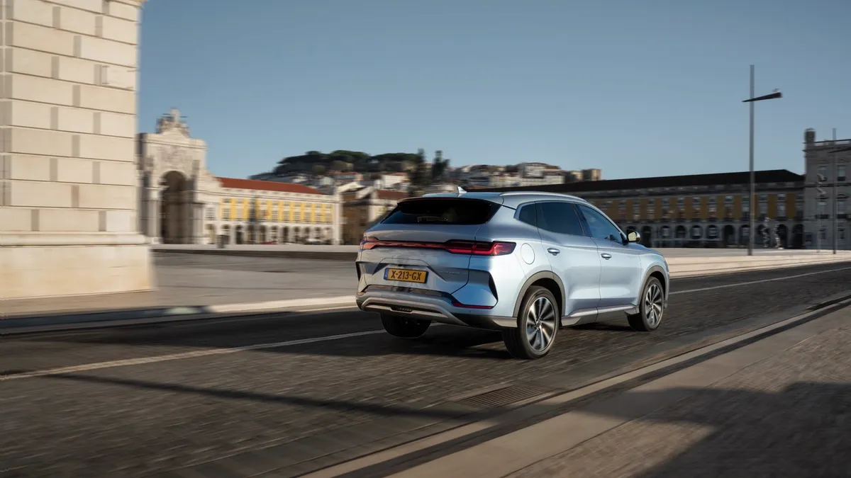 BYD BYD SEAL U 71.8 kWh Comfort — photo 4