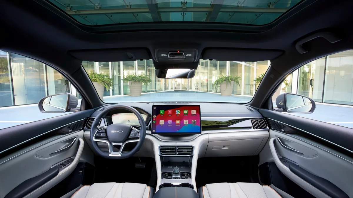 BYD BYD SEAL U 71.8 kWh Comfort — photo 7