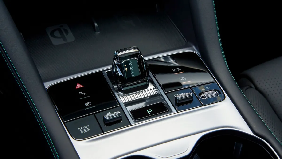 BYD BYD SEAL U 87 kWh Design — photo 11