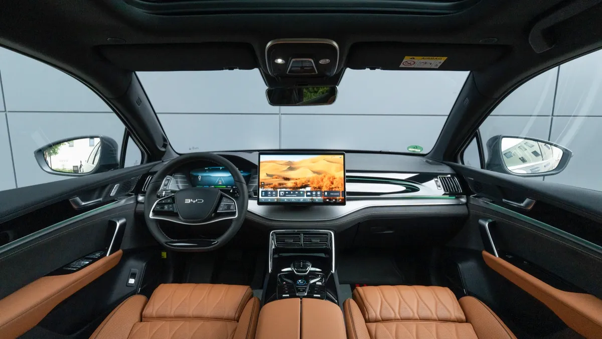 BYD BYD TANG Flagship — photo 11