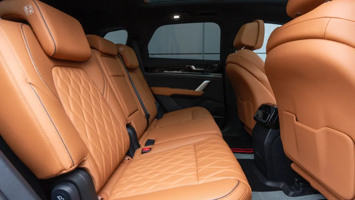 BYD BYD TANG Flagship — photo 15