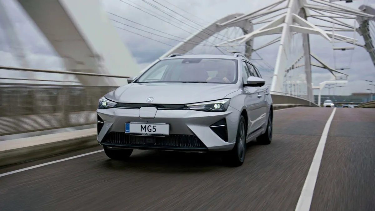 MG MG MG5 Electric Long Range — photo 10