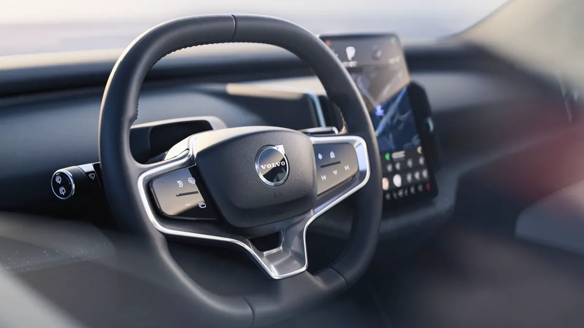 Volvo Volvo EX30 Single Motor — photo 15