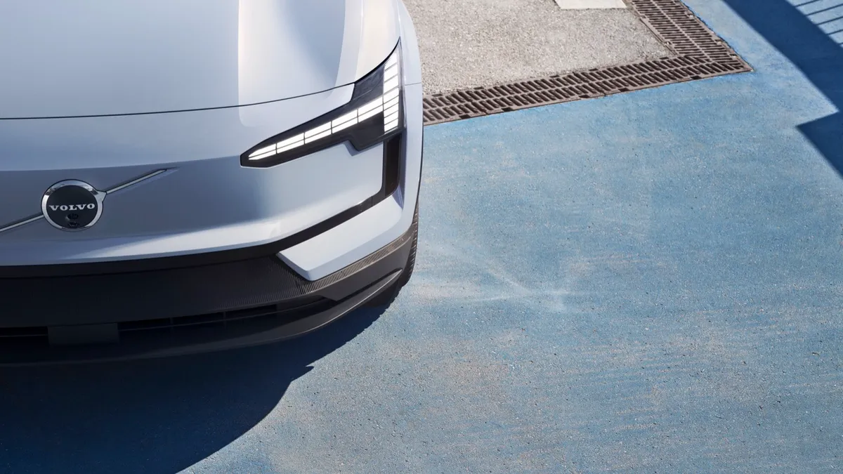 Volvo Volvo EX30 Single Motor — photo 31