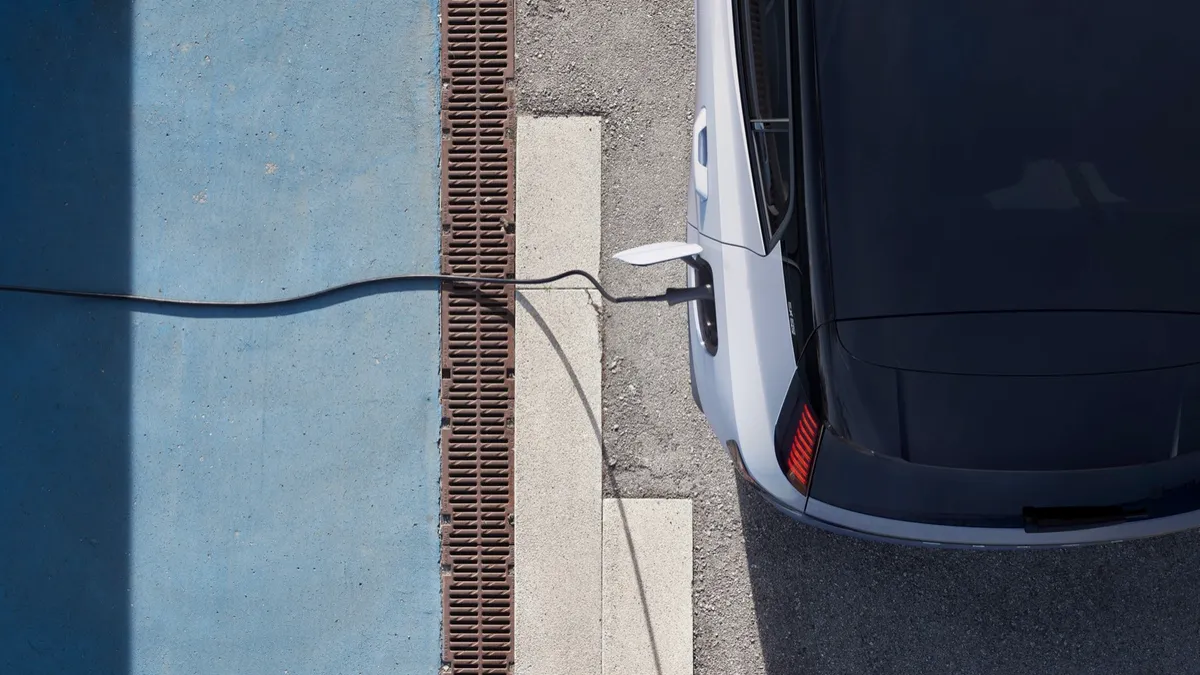 Volvo Volvo EX30 Single Motor — photo 33