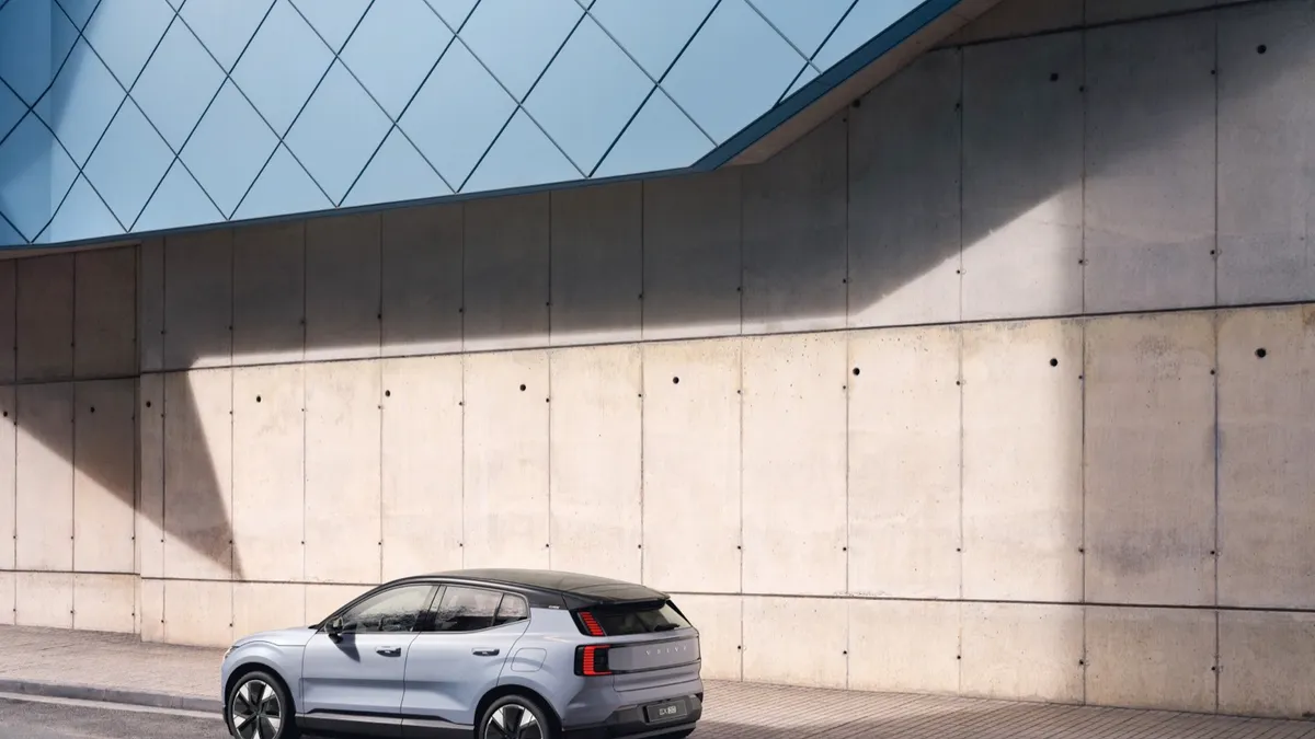 Volvo Volvo EX30 Single Motor ER — photo 11