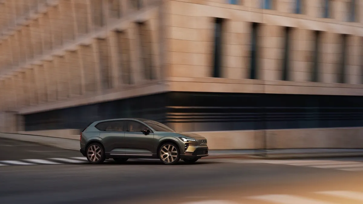 Volvo Volvo EX60 P10 AWD — photo 10