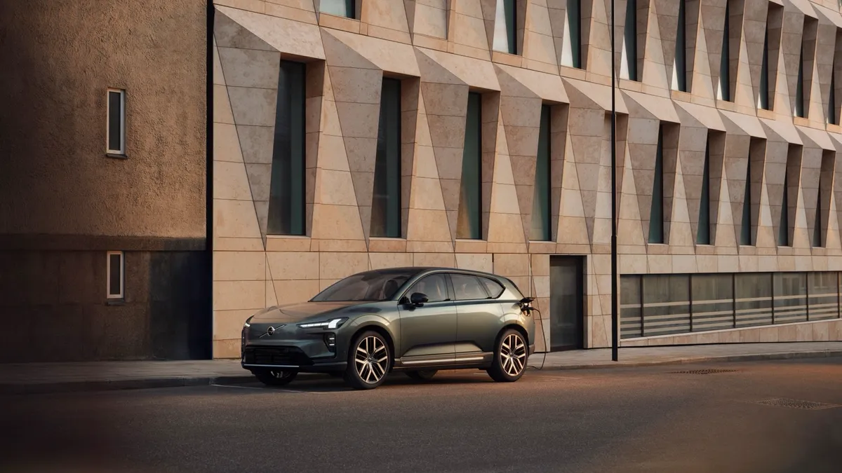 Volvo Volvo EX60 P6 — photo 9