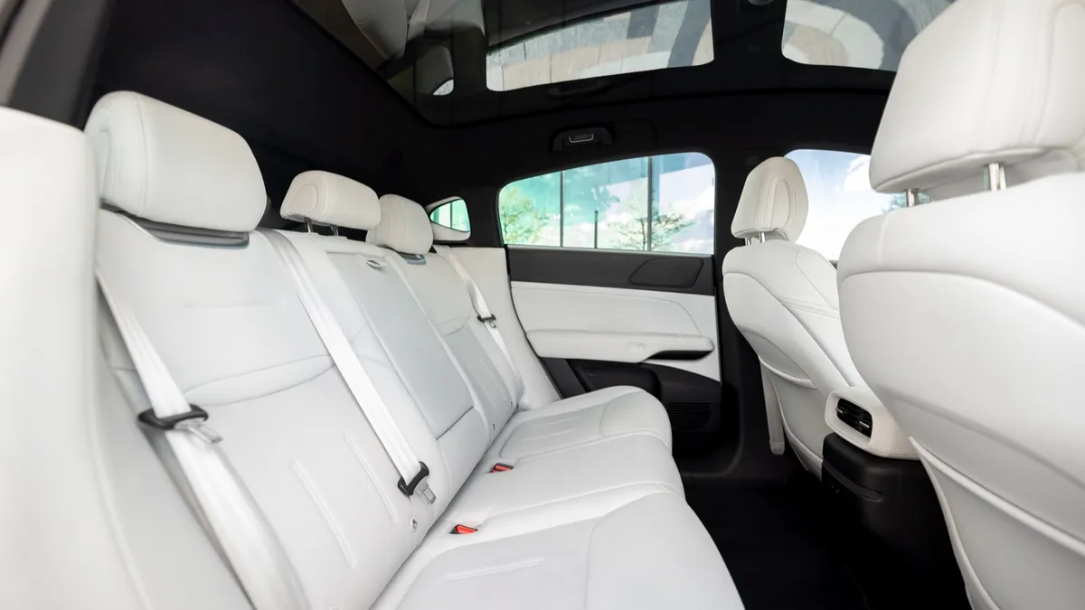 Xpeng XPENG G6 RWD Long Range — photo 18