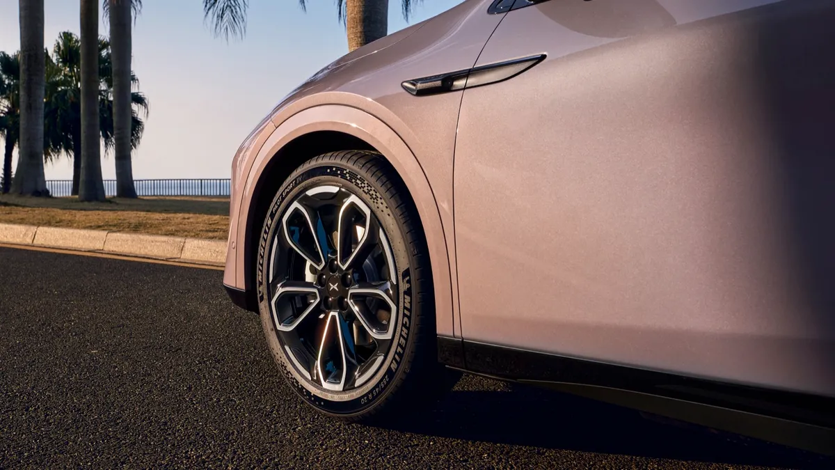 Xpeng XPENG G6 RWD Long Range — photo 14