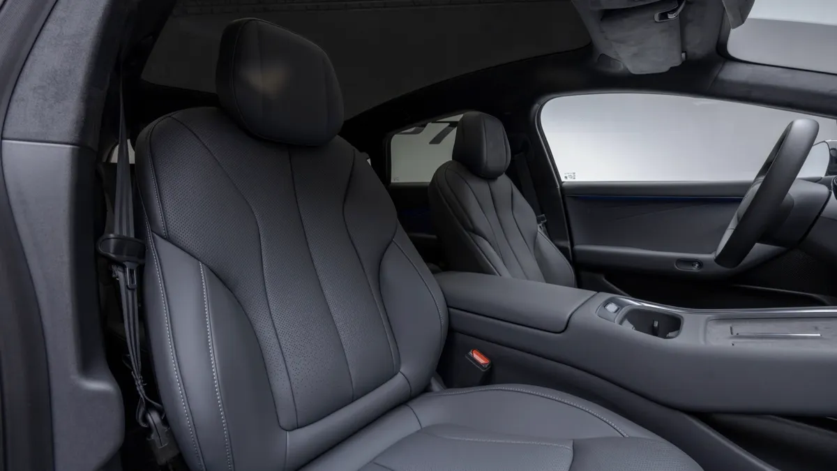 Xpeng XPENG P7+ RWD Long Range — photo 17