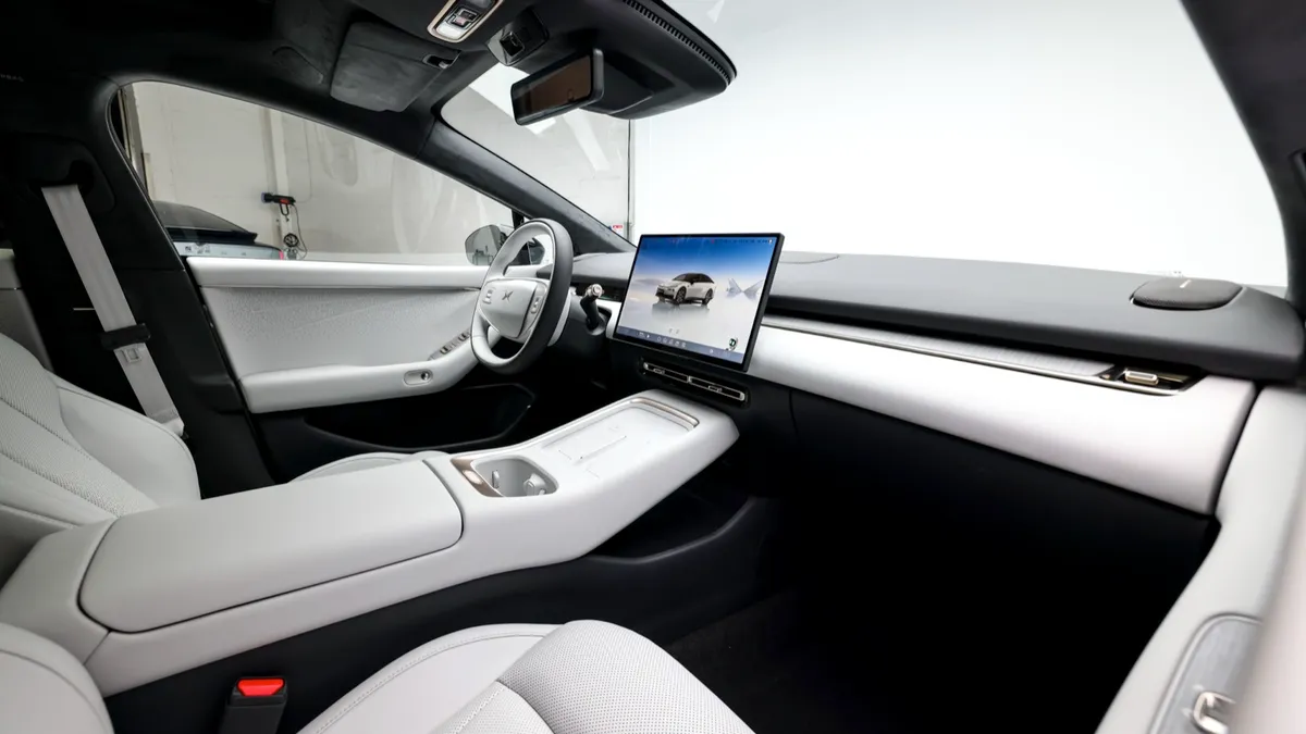 Xpeng XPENG P7+ RWD Long Range — photo 19