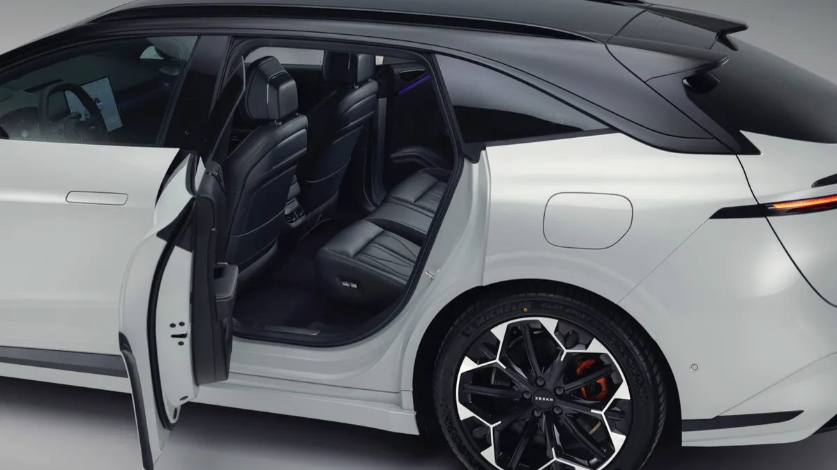 Zeekr Zeekr 7GT Privilege AWD — photo 24